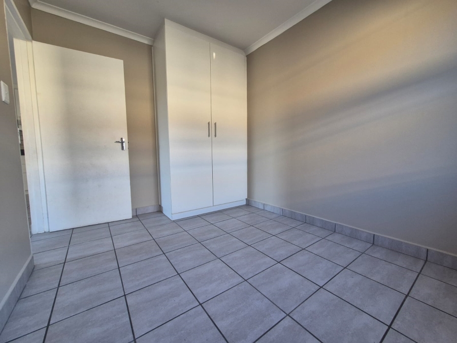 To Let 3 Bedroom Property for Rent in Stellendale Western Cape